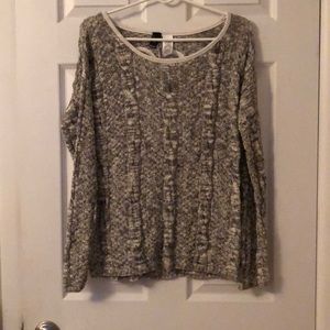 Heart shape open back sweater